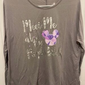 EUC Disney WORLD WDW Epcot, meet me at the purple wall shirt - SMALL